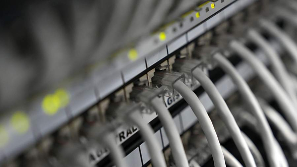 Сенатор поддержал законопроект о самовольном подключении к электросетям