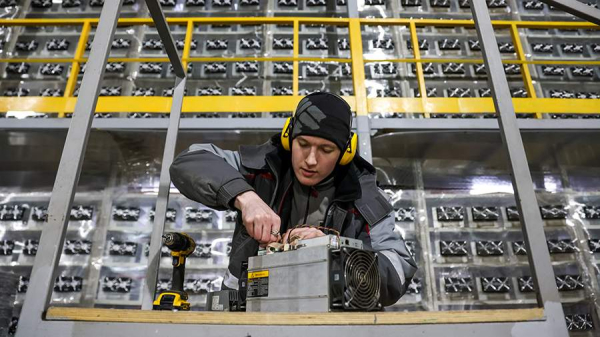 Эксперт рассказал о перспективах промышленного майнинга РФ и цифровых валют